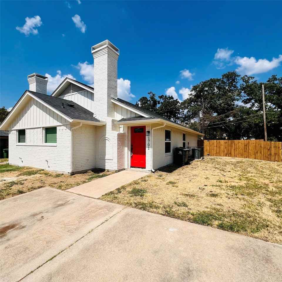 1701 Justin Lyn St - Photo 3 of 15