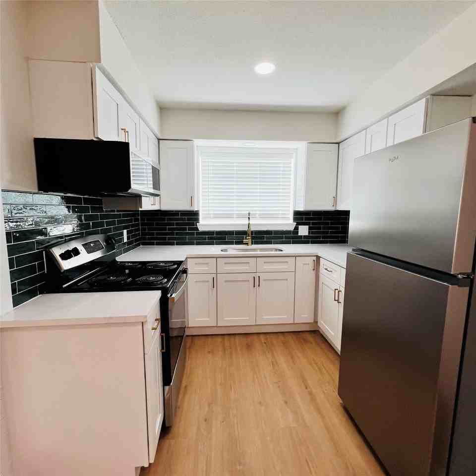1701 Justin Lyn St - Photo 7 of 15