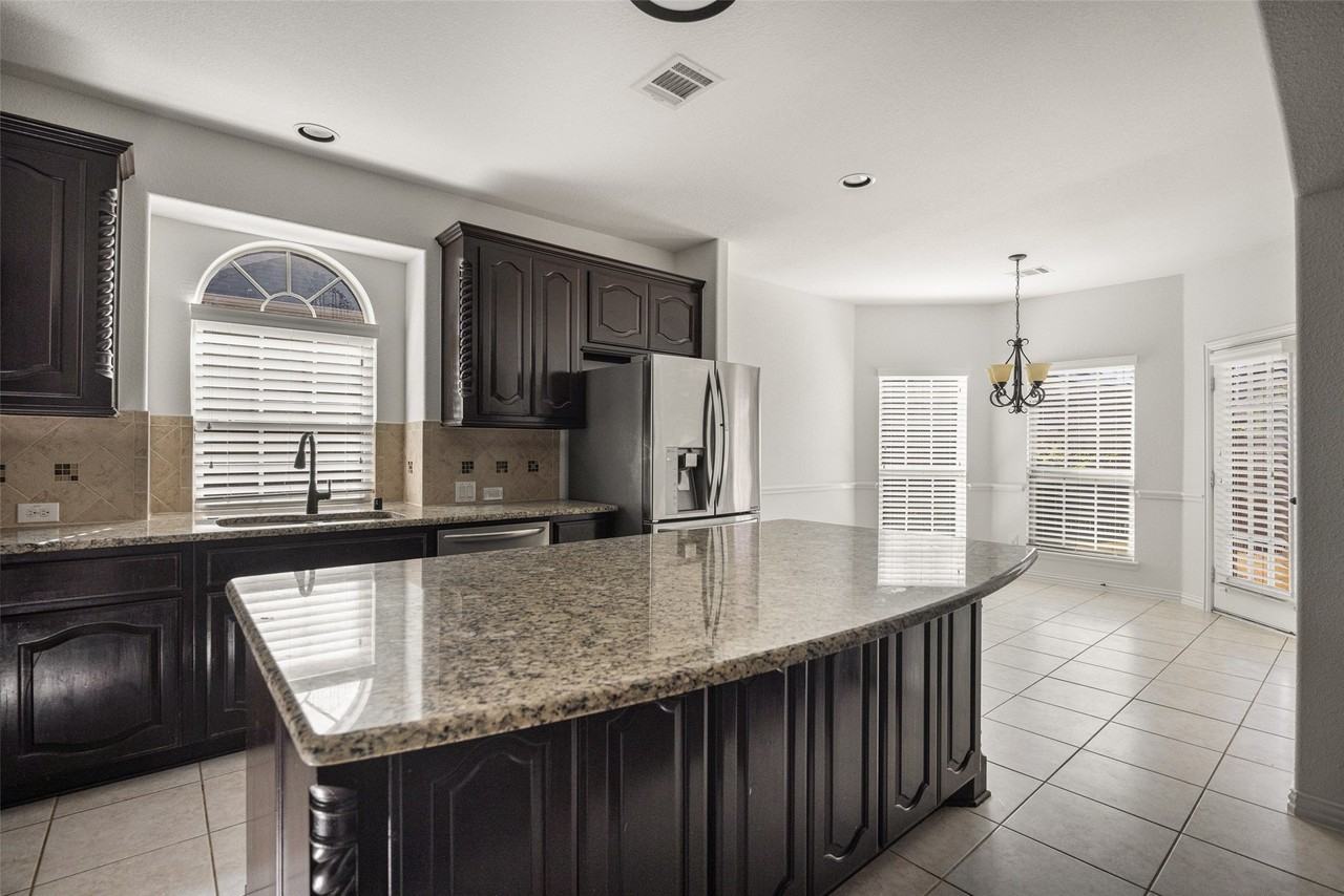 12289 Princess Dr - Photo 4 of 30