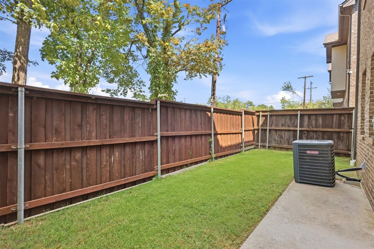 2413 Ash Ln - Photo 4 of 29