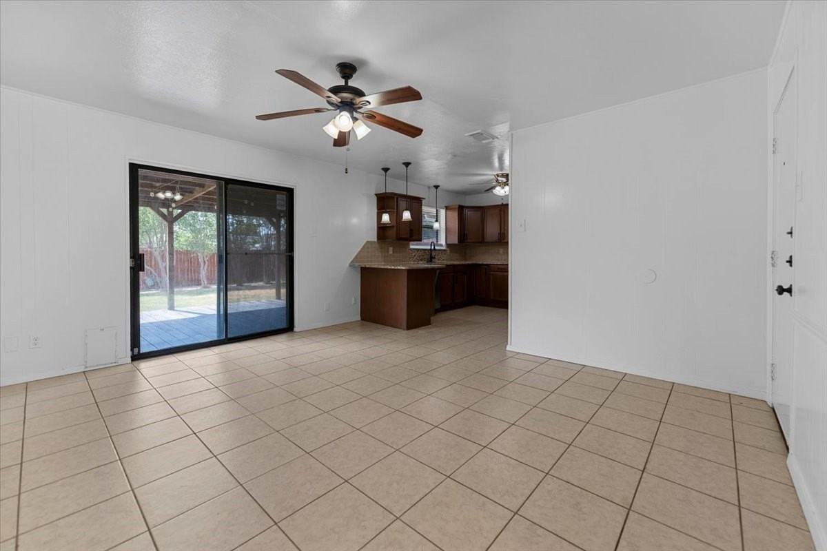 817 Warren Way - Photo 6 of 35