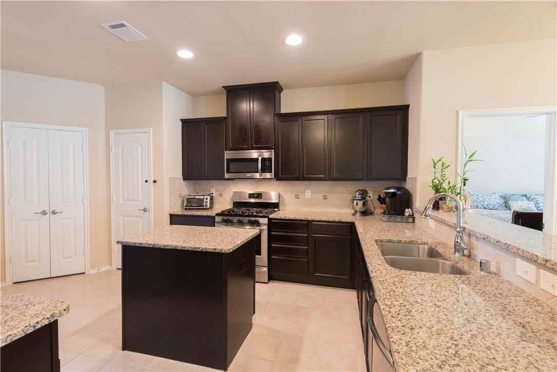 3514 Founders Way - Photo 6 of 13