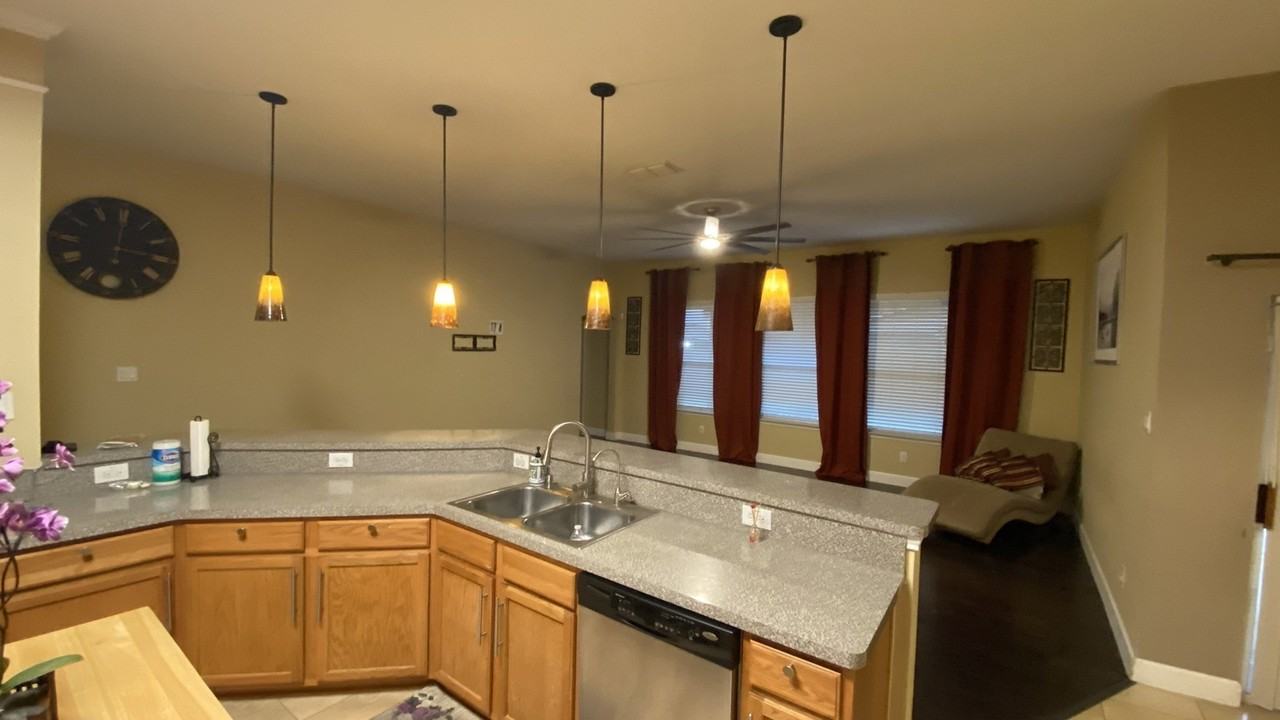 835 Roaring Springs Rd - Photo 5 of 9