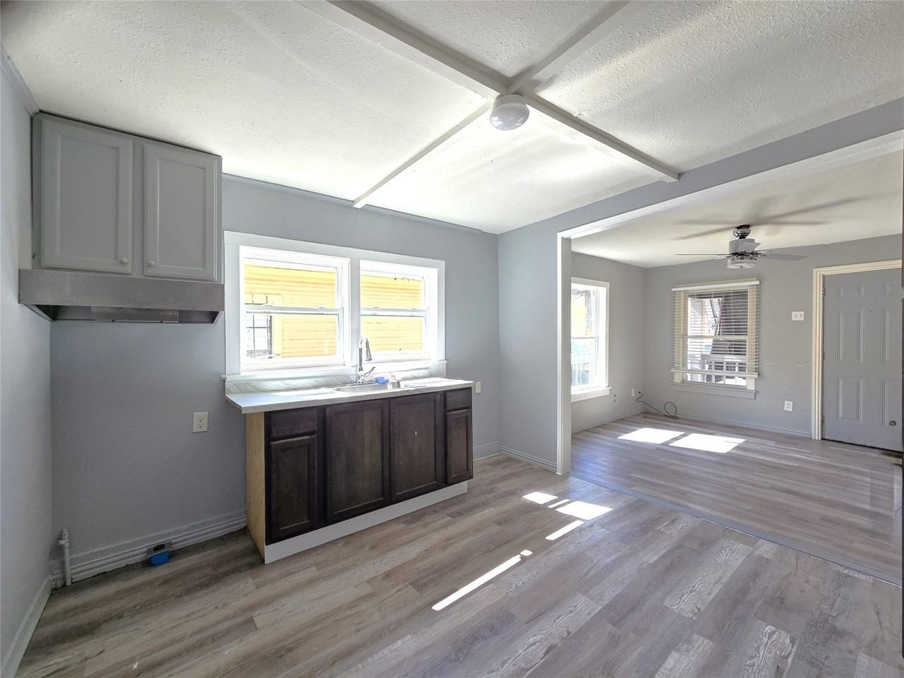 1209 Hutchins Ave - Photo 5 of 13