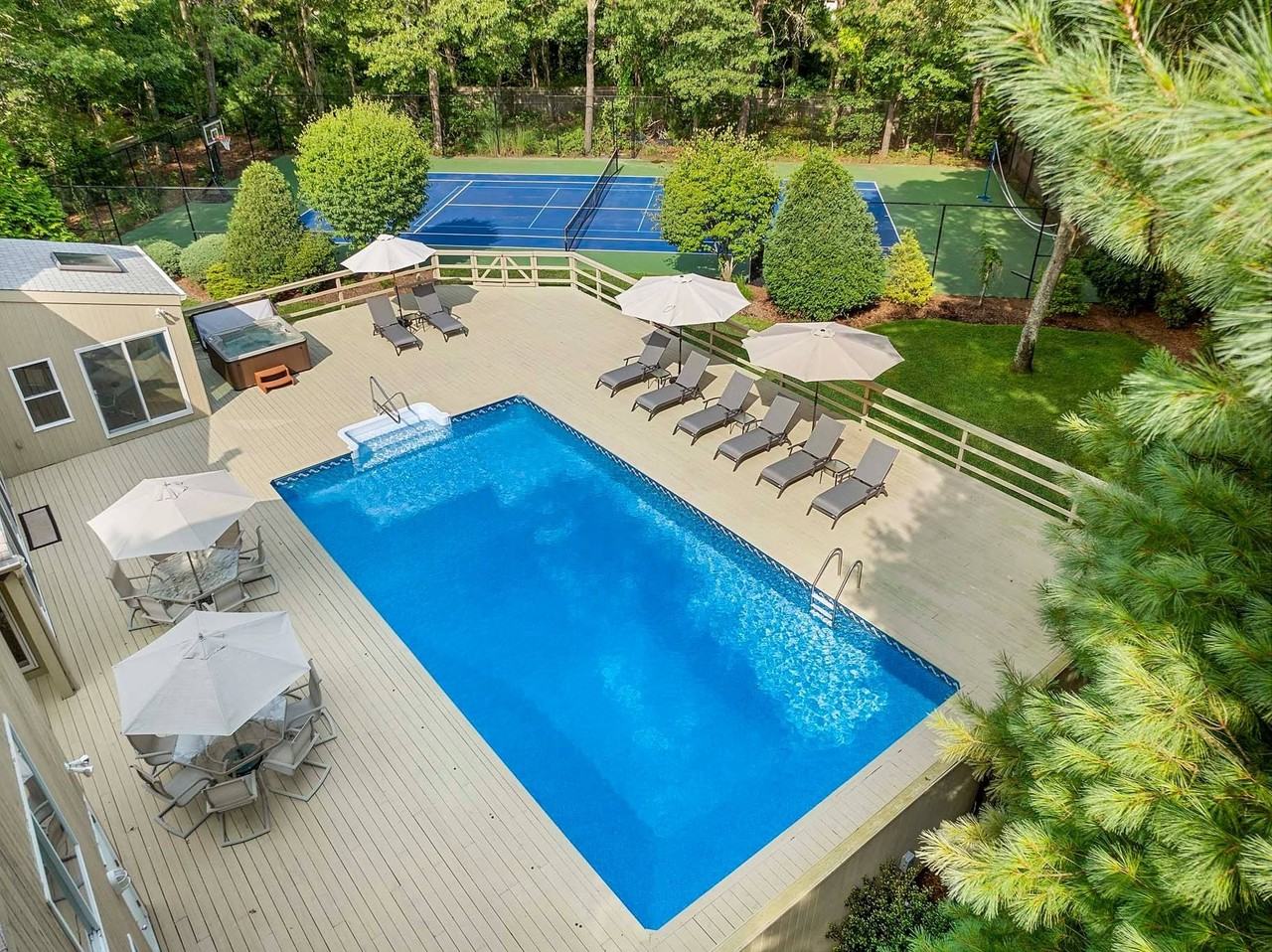 1 Blue Jay Way - Photo 3 of 41