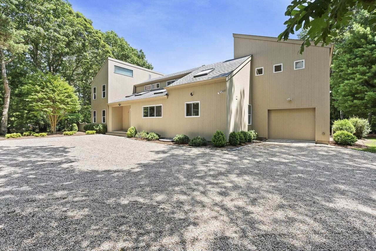 1 Blue Jay Way - Photo 5 of 41