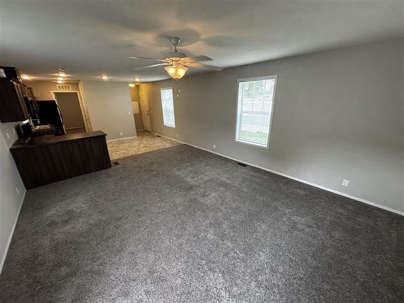 139 Hoover Blvd - Photo 2 of 12