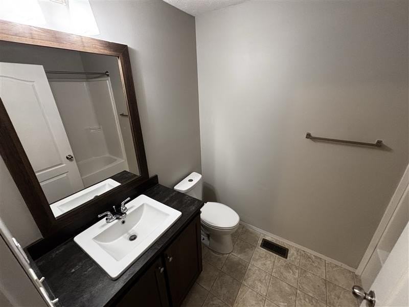139 Hoover Blvd - Photo 5 of 12