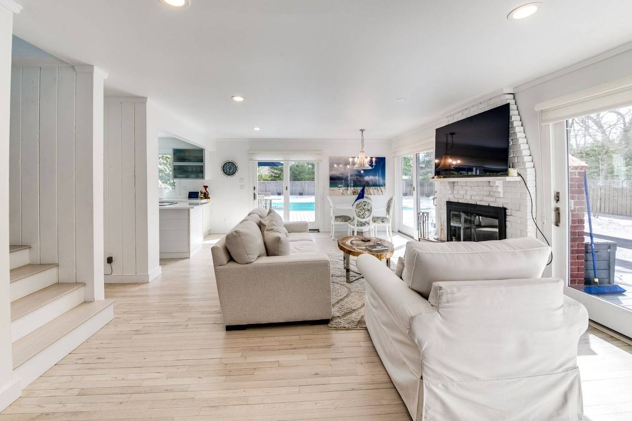 128 Harbor Blvd - Photo 4 of 18