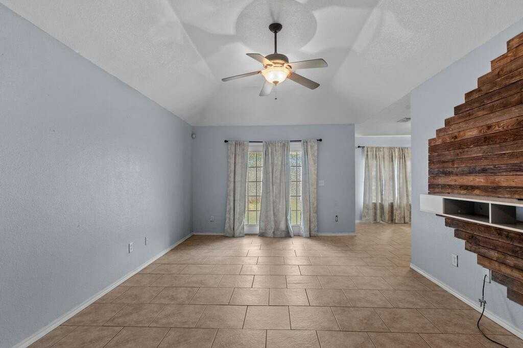 1708 English Dr - Photo 3 of 18
