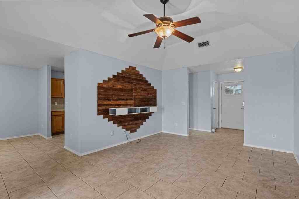 1708 English Dr - Photo 4 of 18