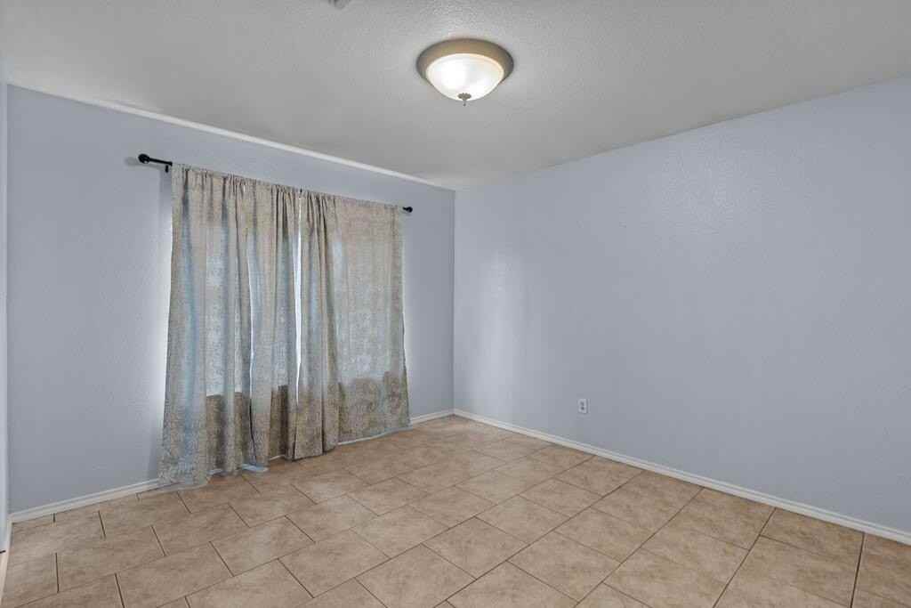 1708 English Dr - Photo 7 of 18