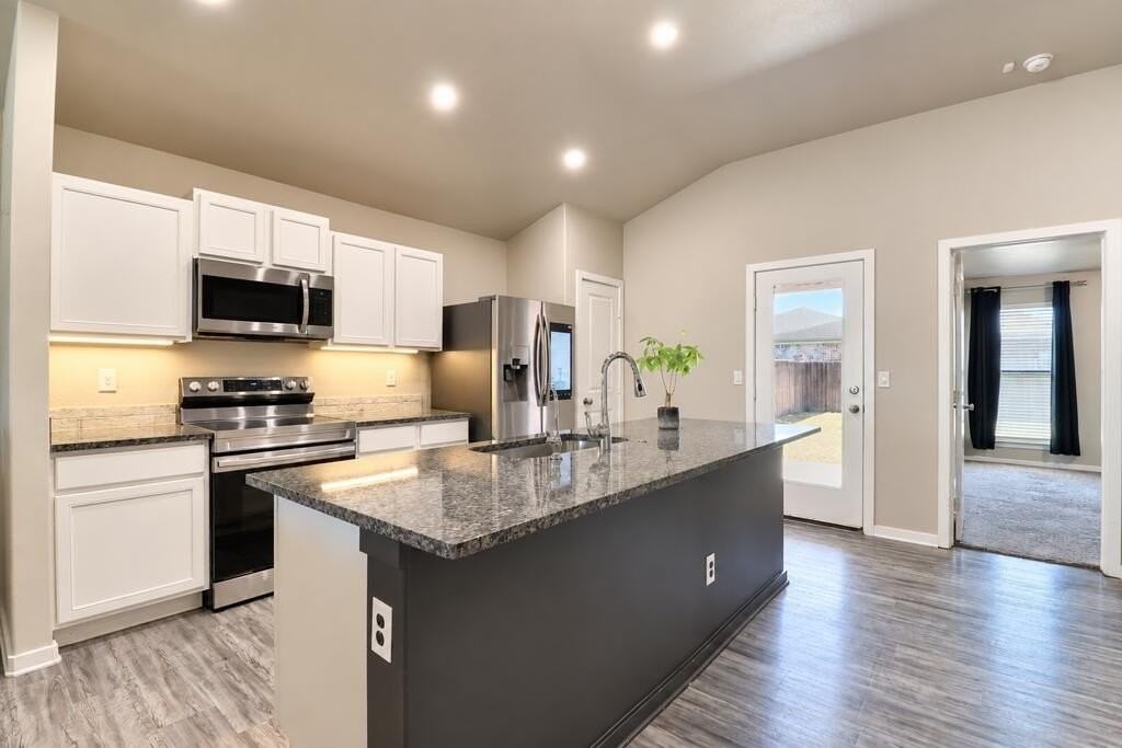 9425 Ratliff Ridge Ave - Photo 3 of 12