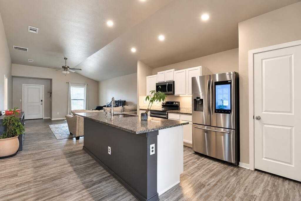 9425 Ratliff Ridge Ave - Photo 5 of 12