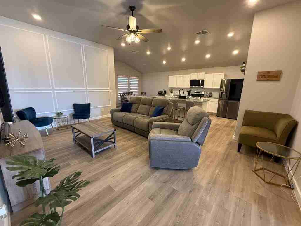 5809 Settler Ave - Photo 5 of 19