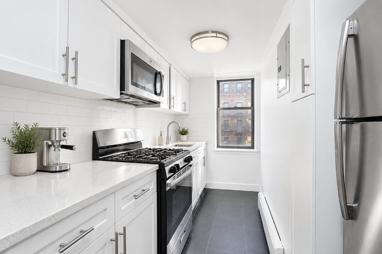 100 W 86th St - Photo 2 of 10