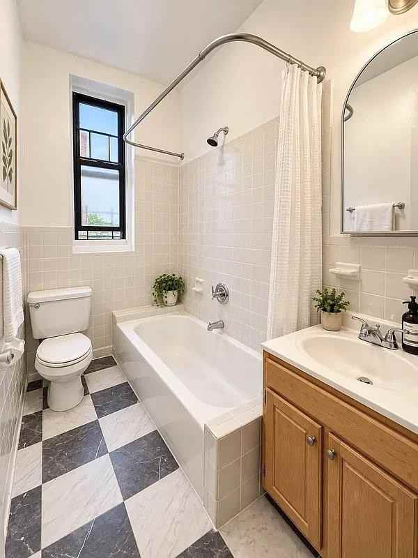 574 Saint Nicholas Ave - Photo 6 of 6
