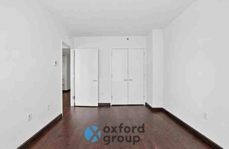 123 E 10th St - Photo 6 of 8