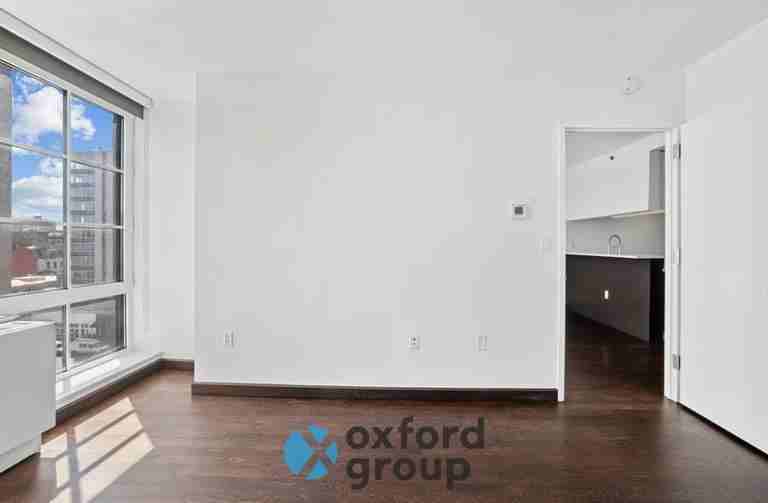 123 E 10th St - Photo 7 of 8