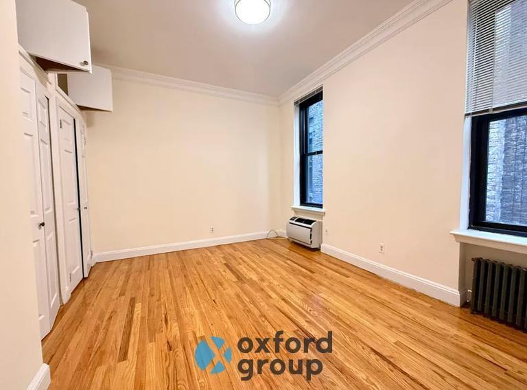 129 E 29th St - Photo 4 of 7