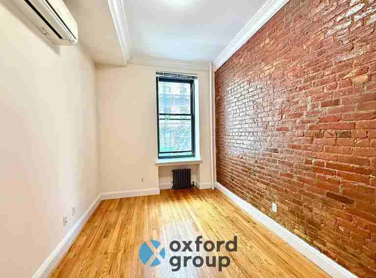 129 E 29th St - Photo 6 of 7