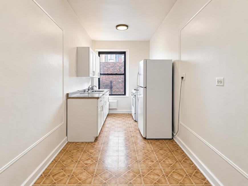 80 Arden St - Photo 7 of 9
