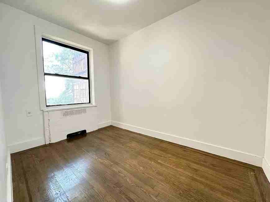 3660 Waldo Ave - Photo 4 of 8