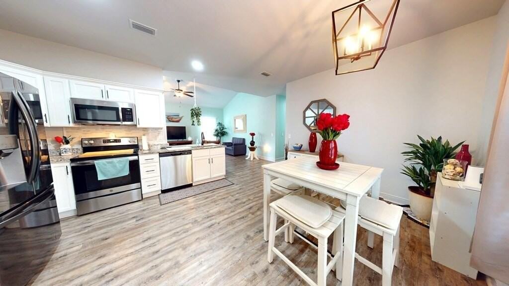 105 Saunders Cir - Photo 7 of 20