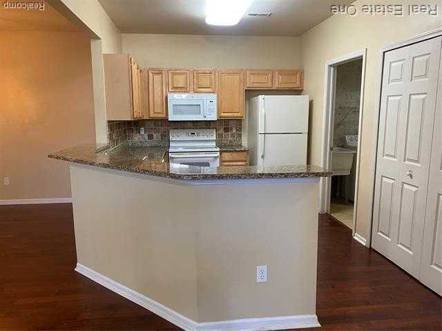 16891 Dover Dr - Photo 3 of 16