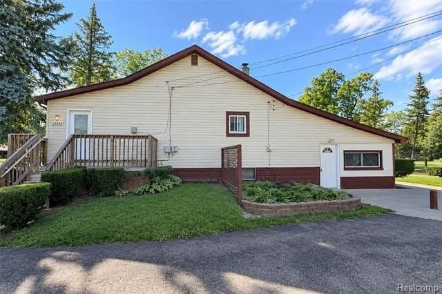 22900 Goddard Rd - Photo 5 of 44