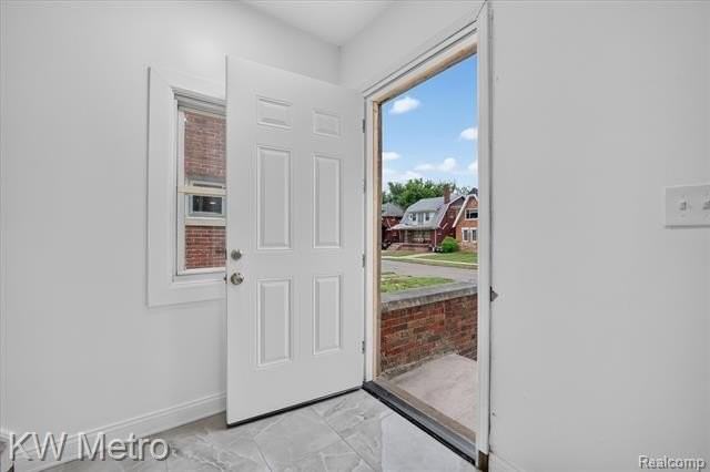 2923 Pasadena St - Photo 4 of 35