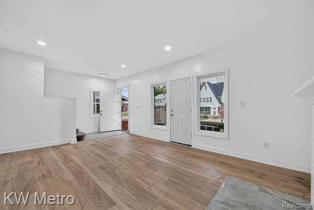2923 Pasadena St - Photo 5 of 35