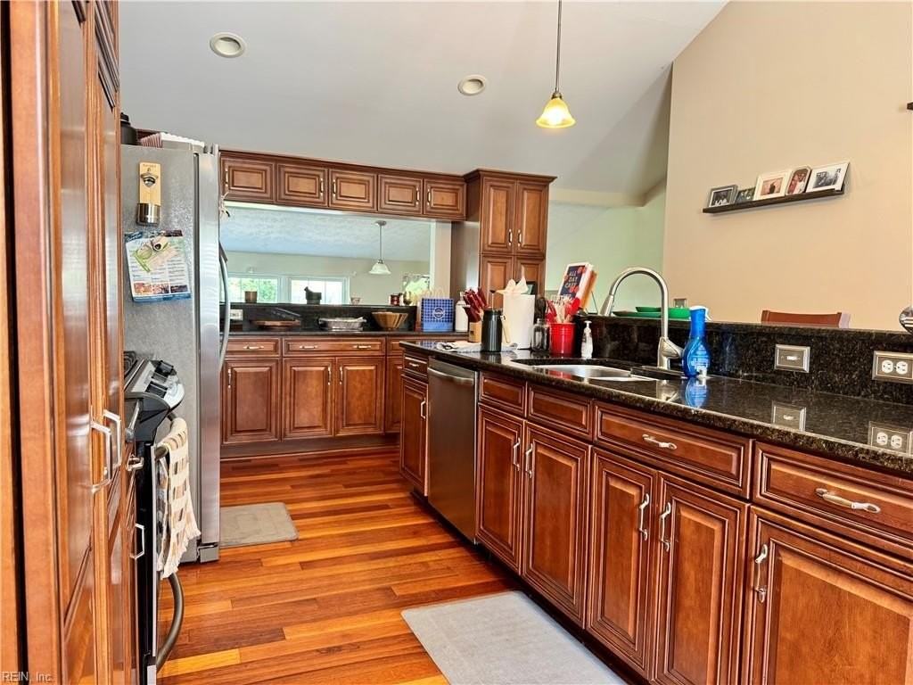 15 Elm Ave - Photo 7 of 19