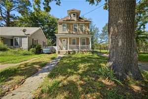 featured image of 1324 Charleston Ave