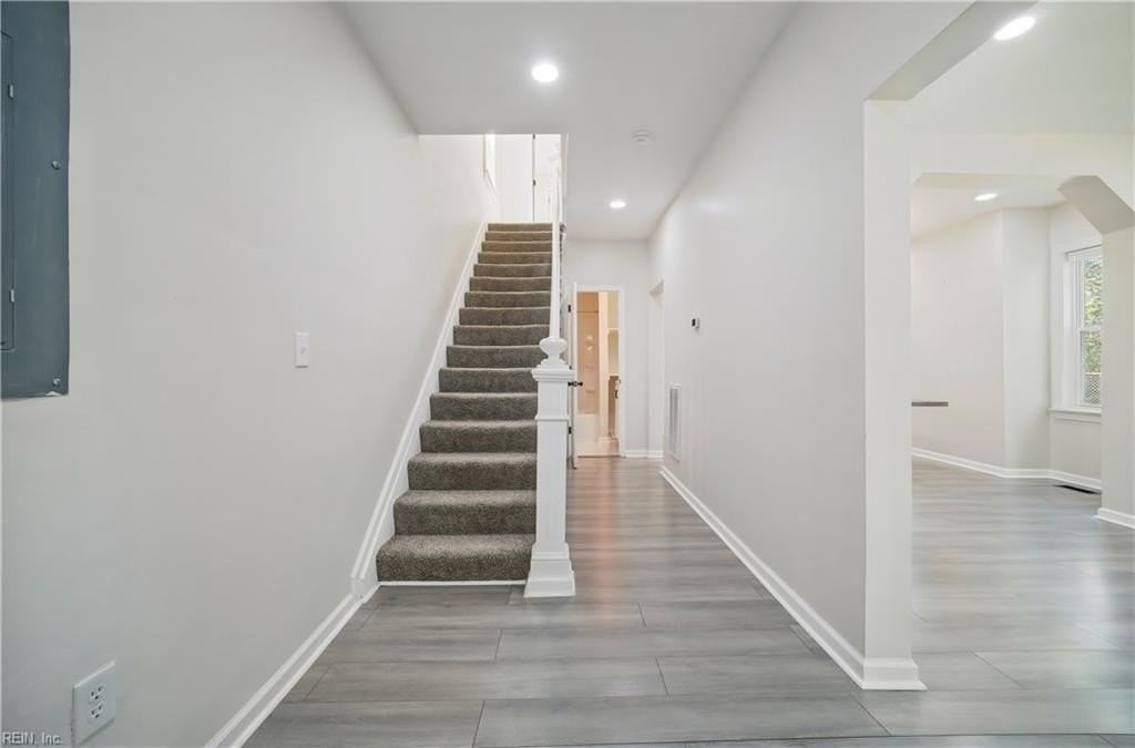 1324 Charleston Ave - Photo 2 of 28