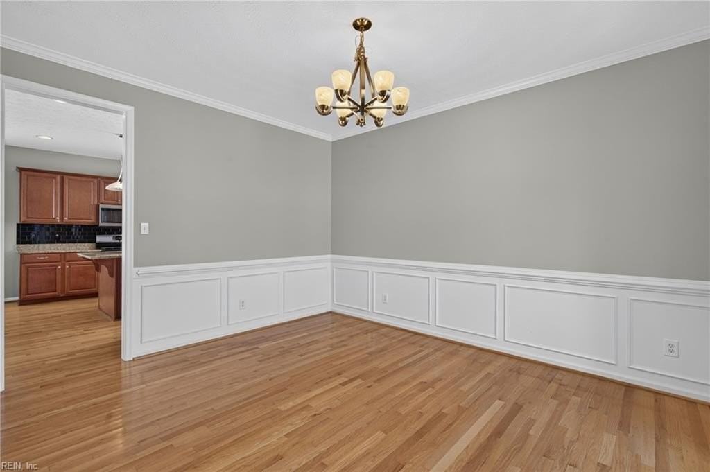 22361 Moss Creek Cir - Photo 5 of 38