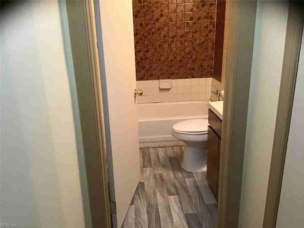 4305 Newport Ave #4 - Photo 6 of 8