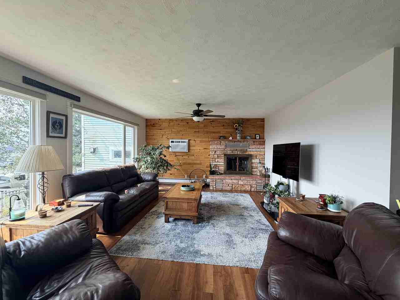 205 E Chinook St #1UP - Photo 5 of 19