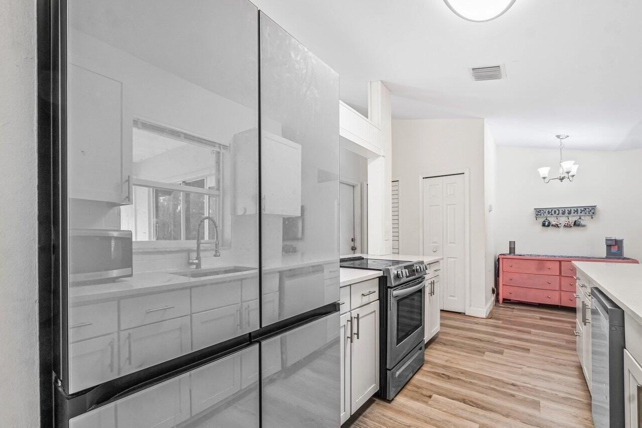 15439 63rd Pl N - Photo 6 of 37