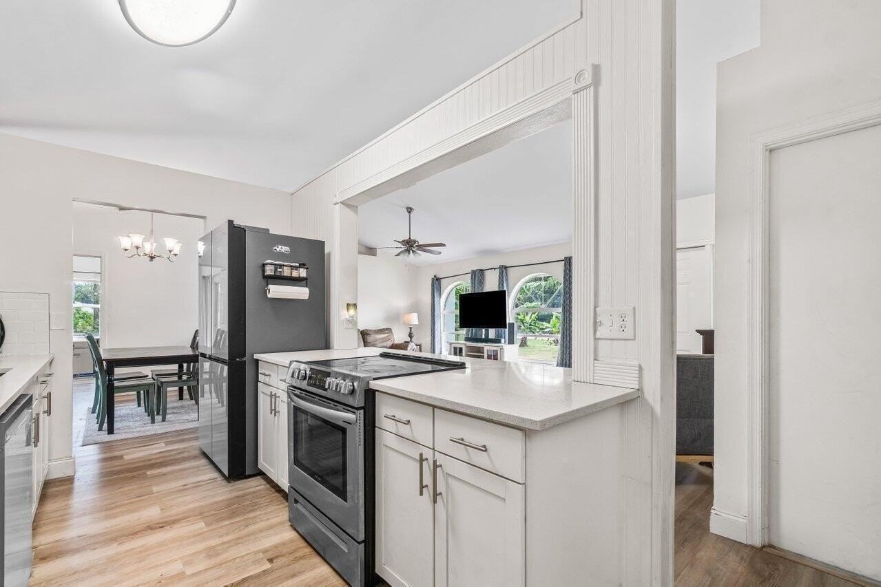 15439 63rd Pl N - Photo 7 of 37