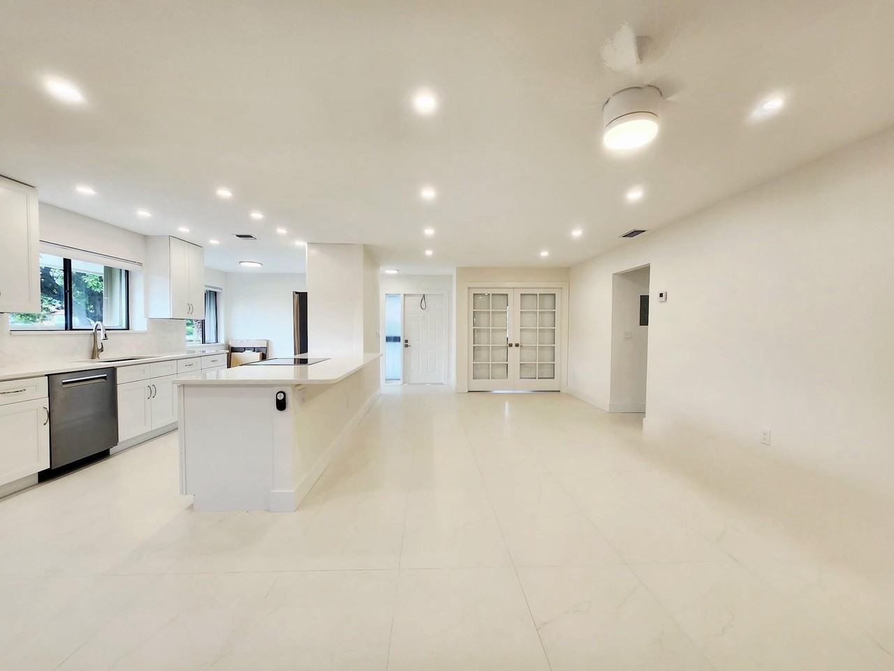 30 Pelican Pointe Dr #201 - Photo 6 of 39