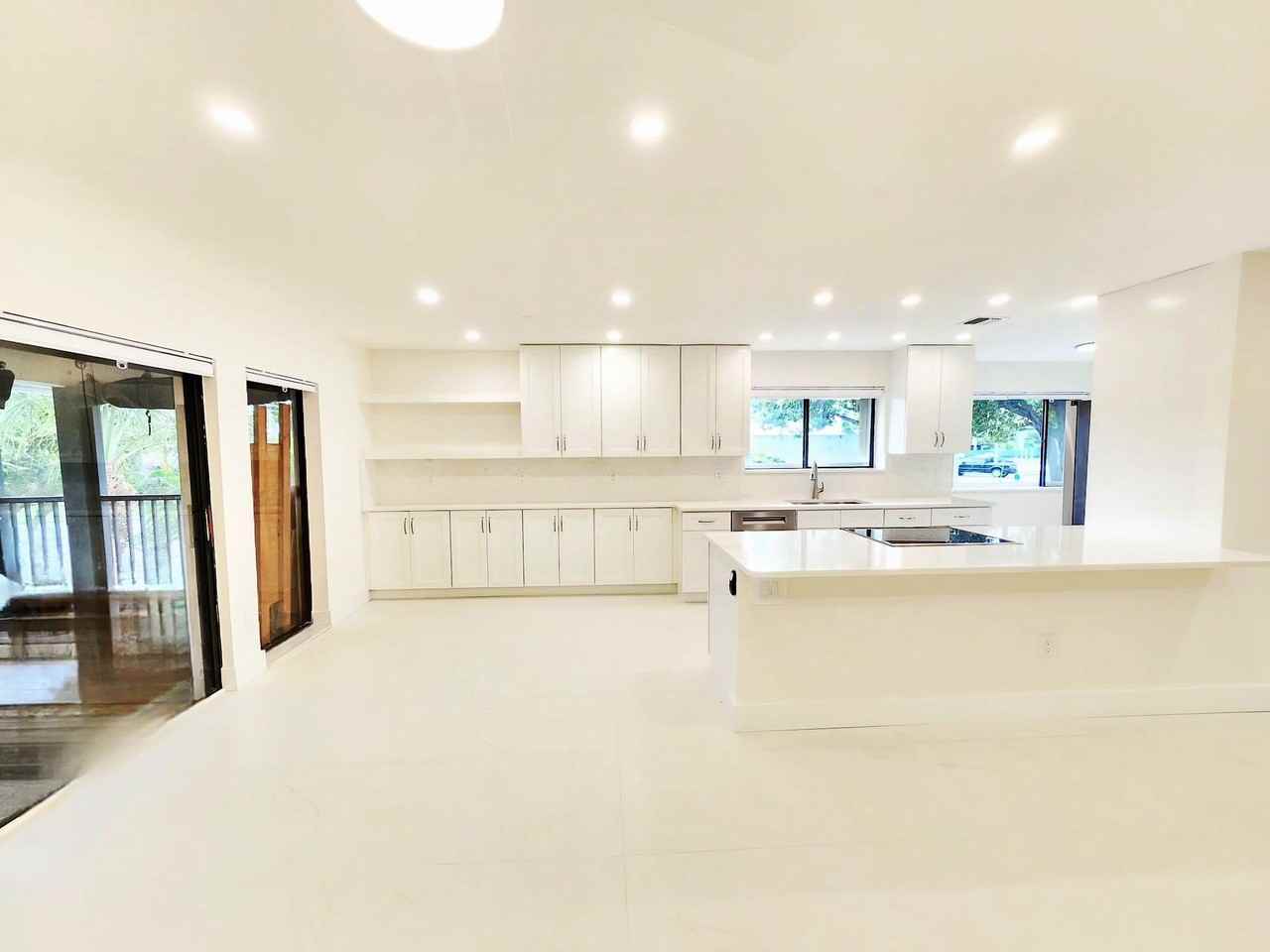 30 Pelican Pointe Dr #201 - Photo 5 of 39