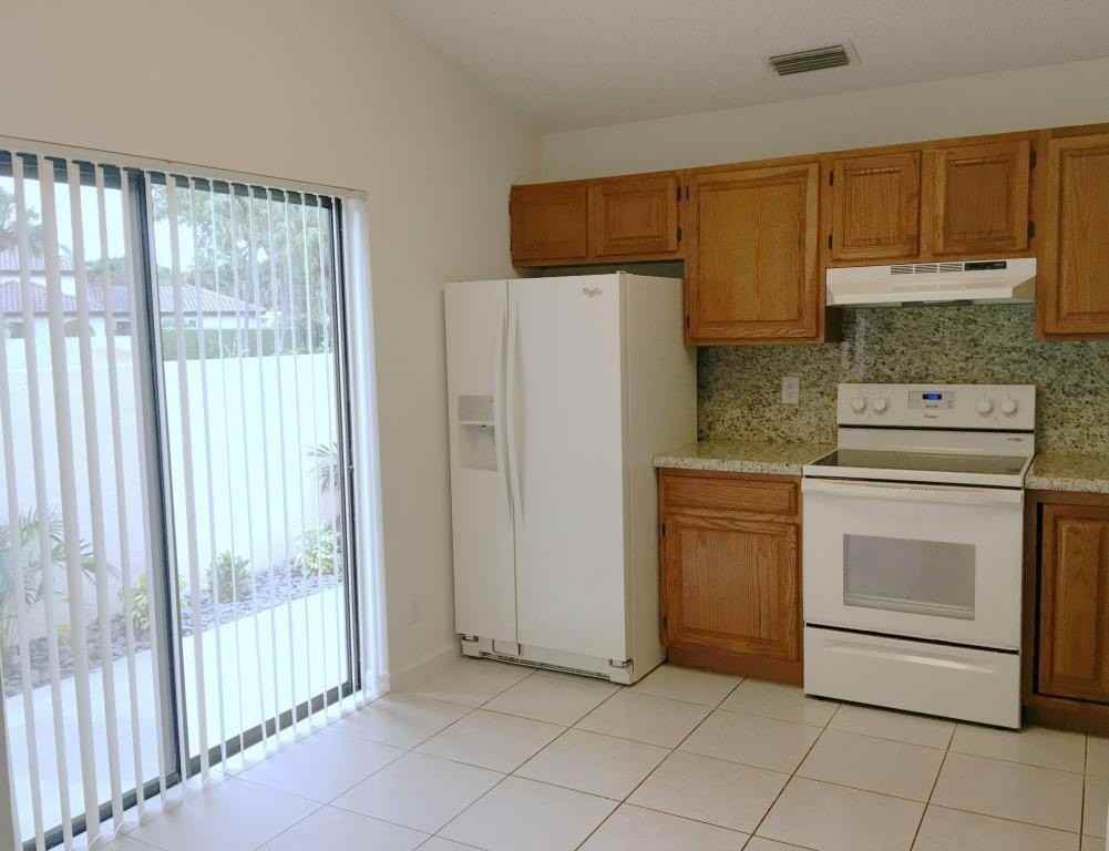 3095 Inglewood Ter - Photo 2 of 30
