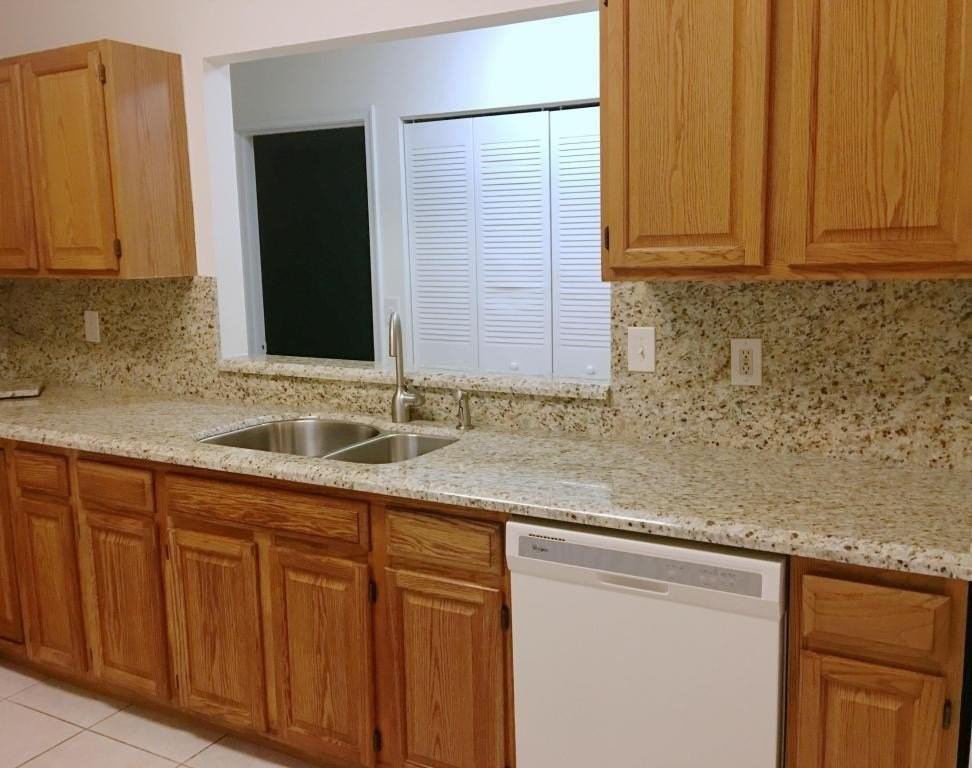 3095 Inglewood Ter - Photo 4 of 30