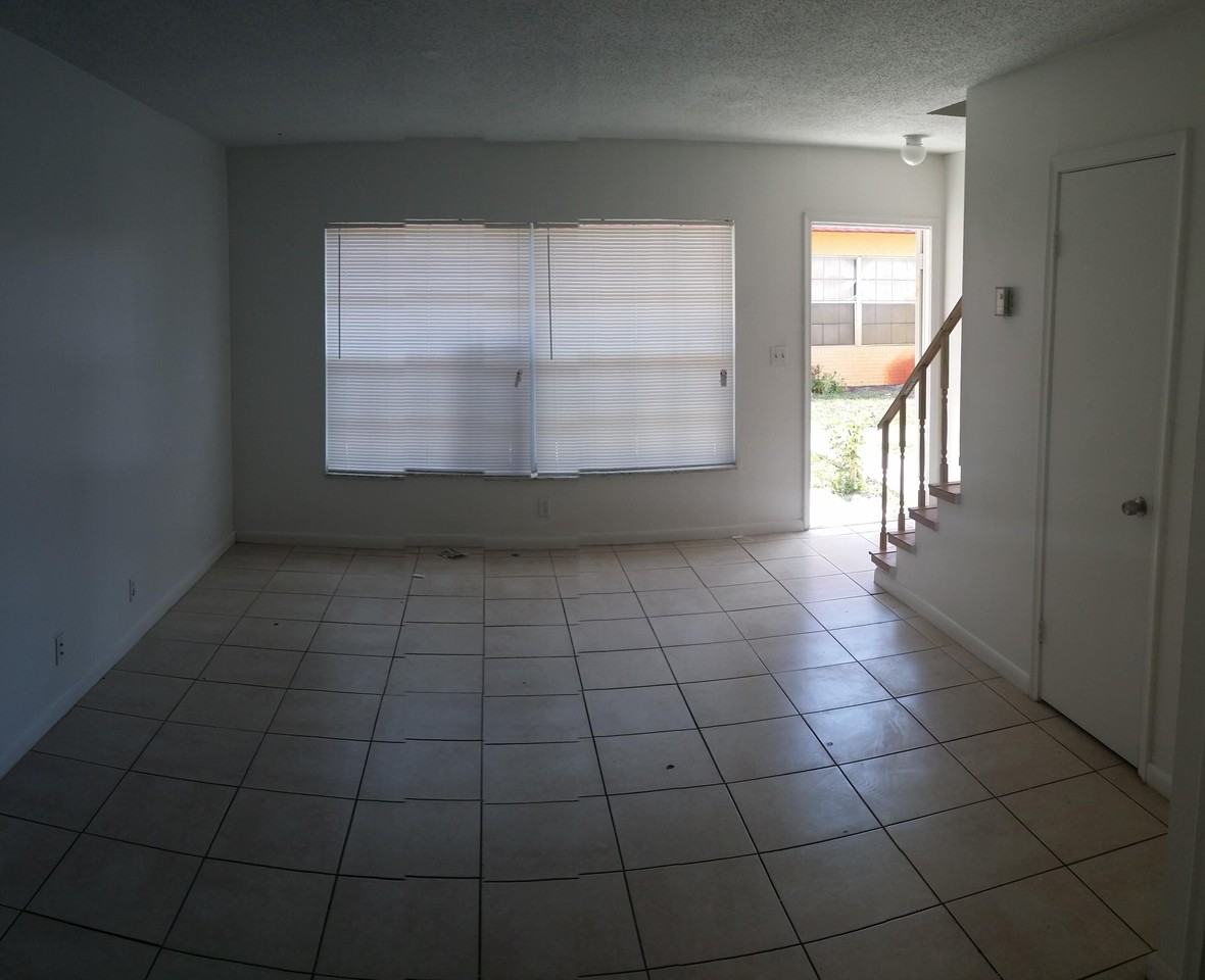 5333 Nw 27th St #B3 - Photo 4 of 11