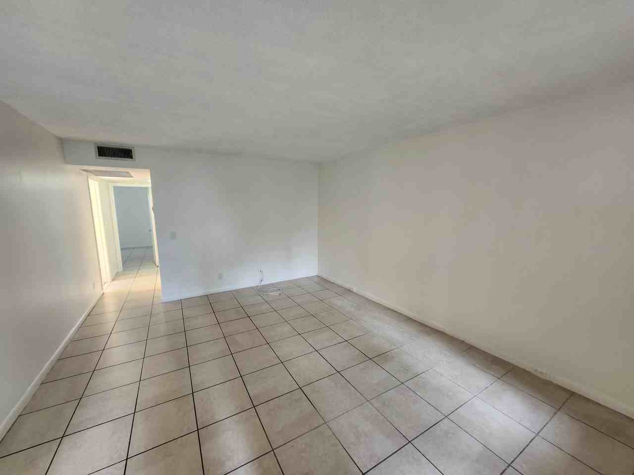 200 Sw 132nd Way #105L - Photo 4 of 27