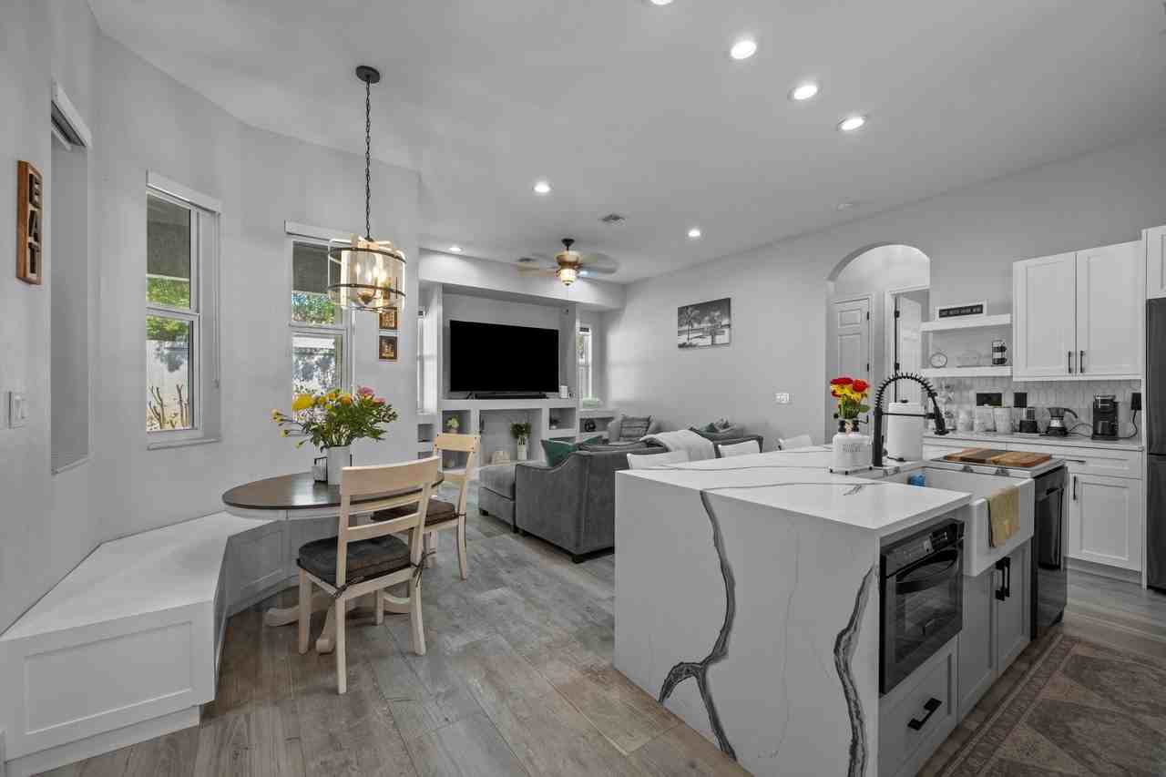 2926 Dovedale Ct - Photo 4 of 35