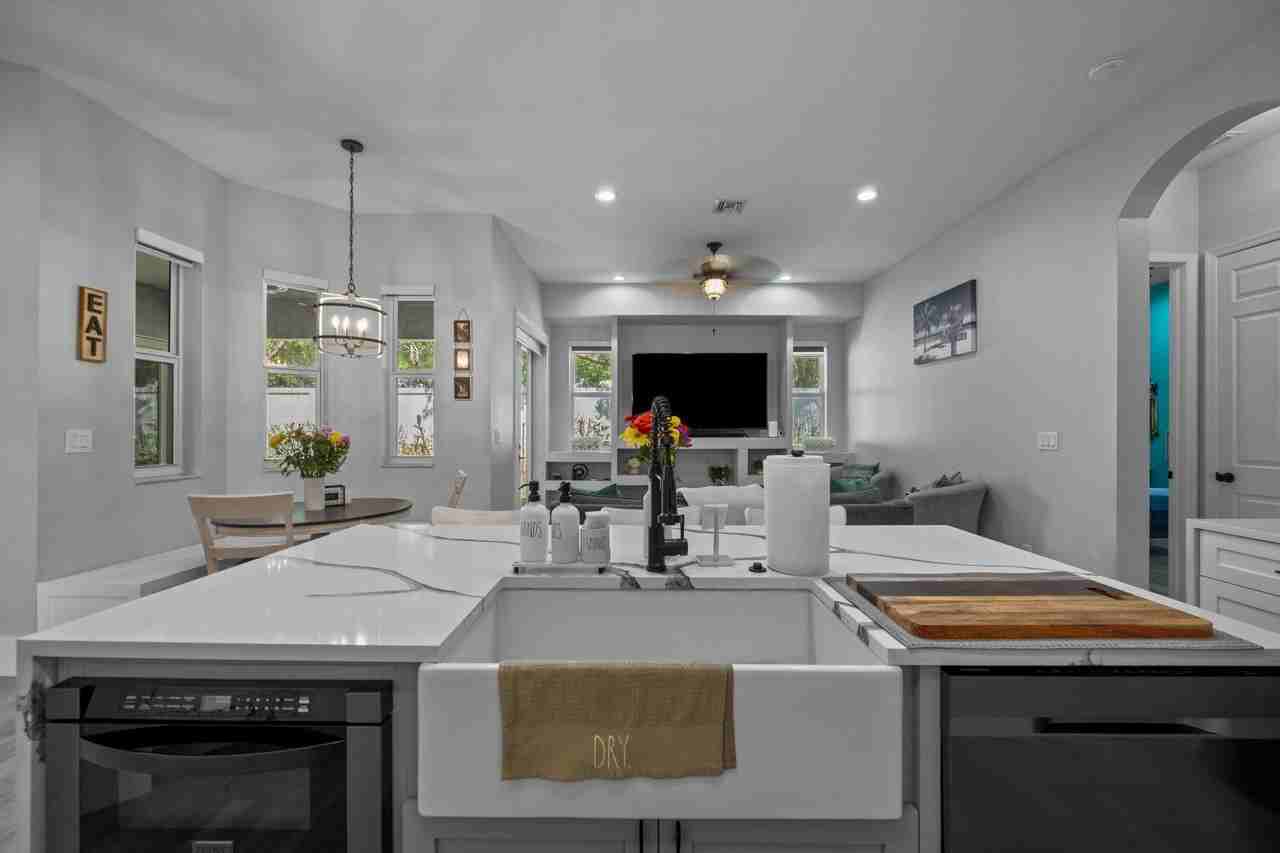 2926 Dovedale Ct - Photo 6 of 35