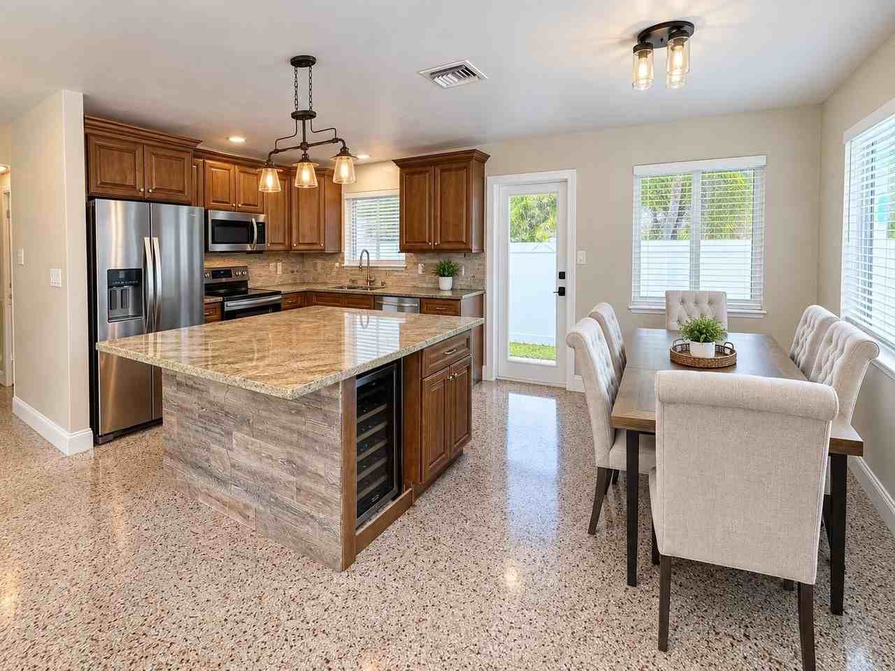 601 Se 3rd Ave - Photo 5 of 17