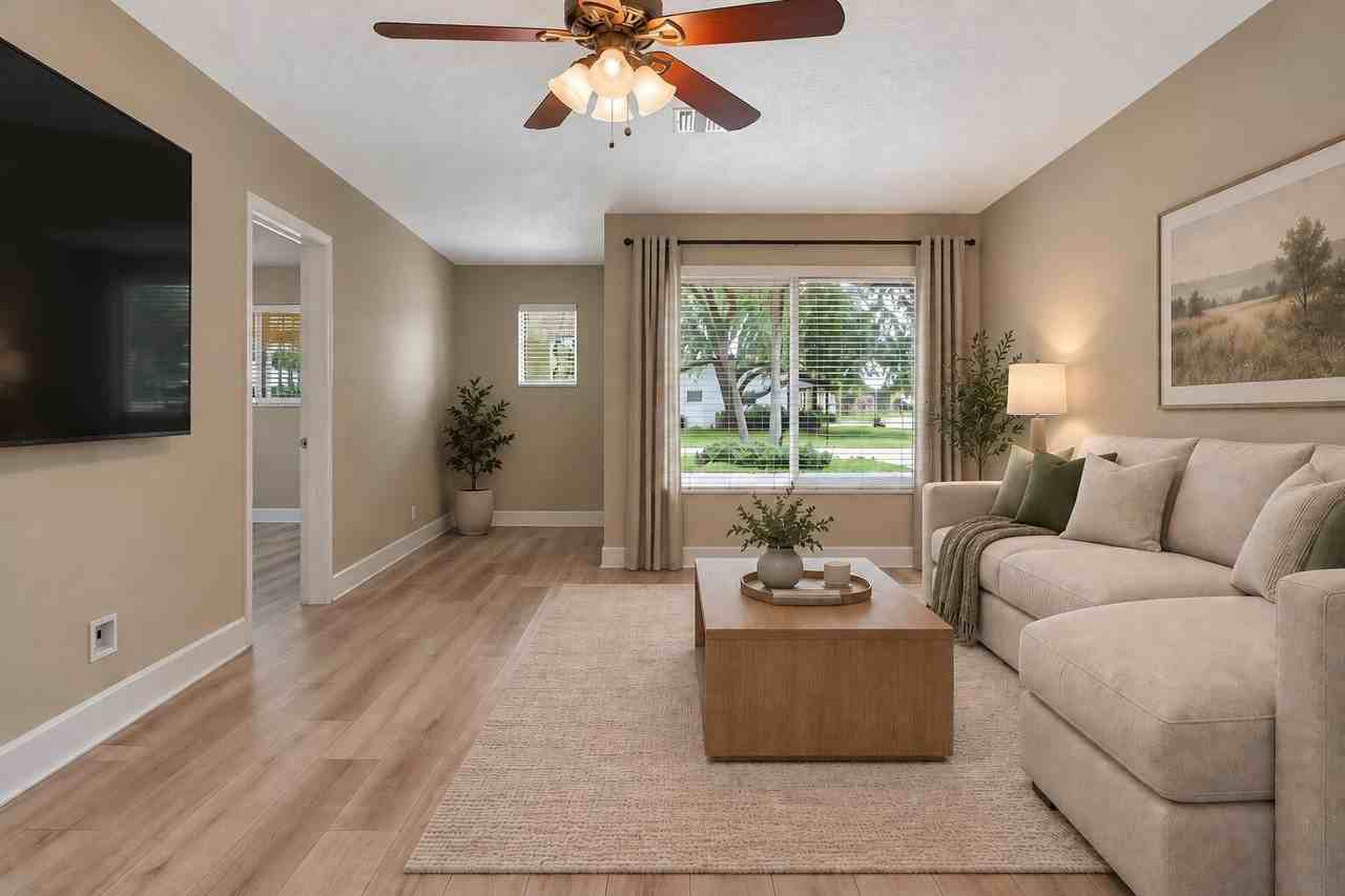 1501 Ne 60th St - Photo 4 of 15